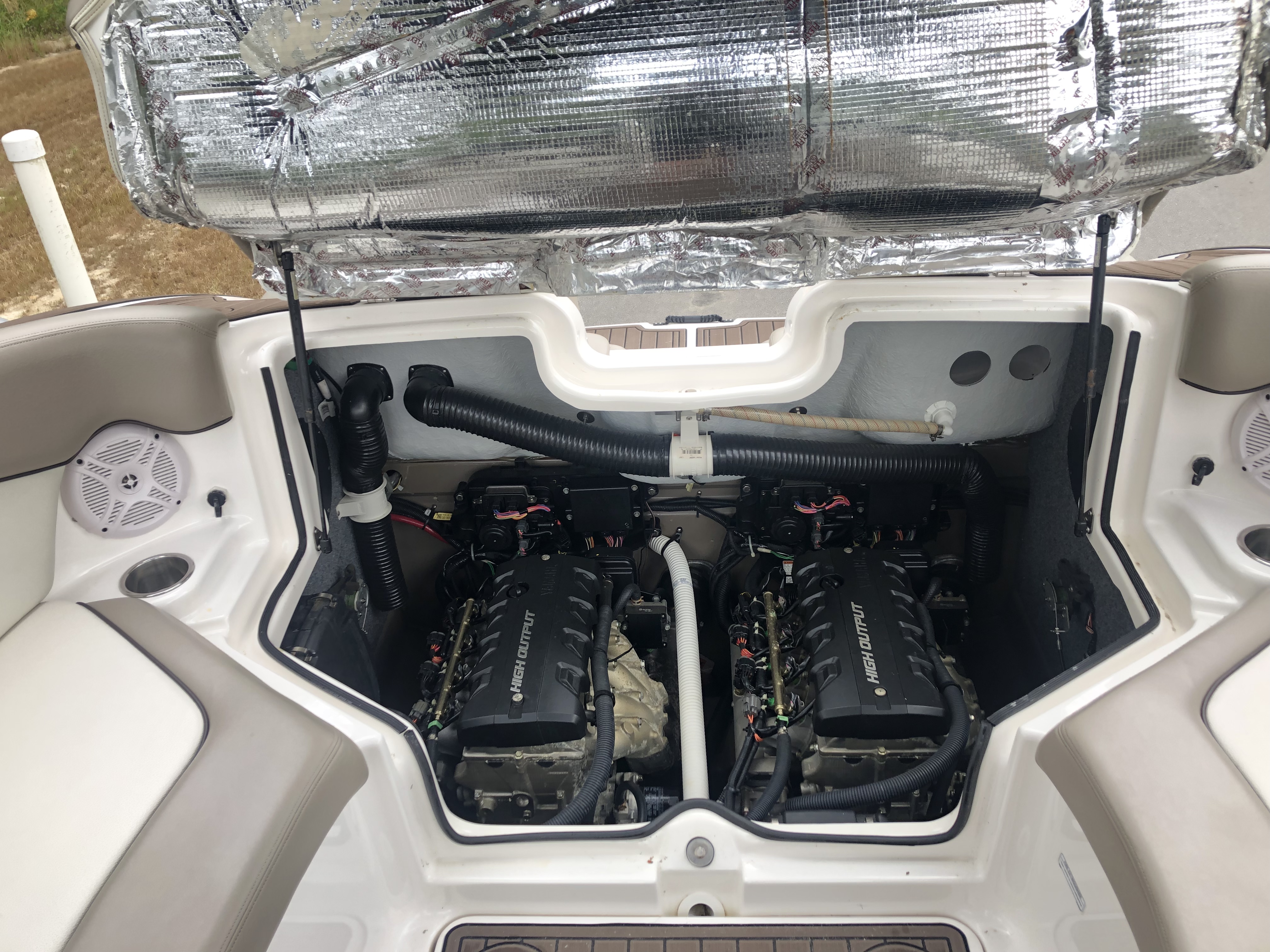 2010 Yamaha 242 Limited S , engine compartment with sound deadening lining