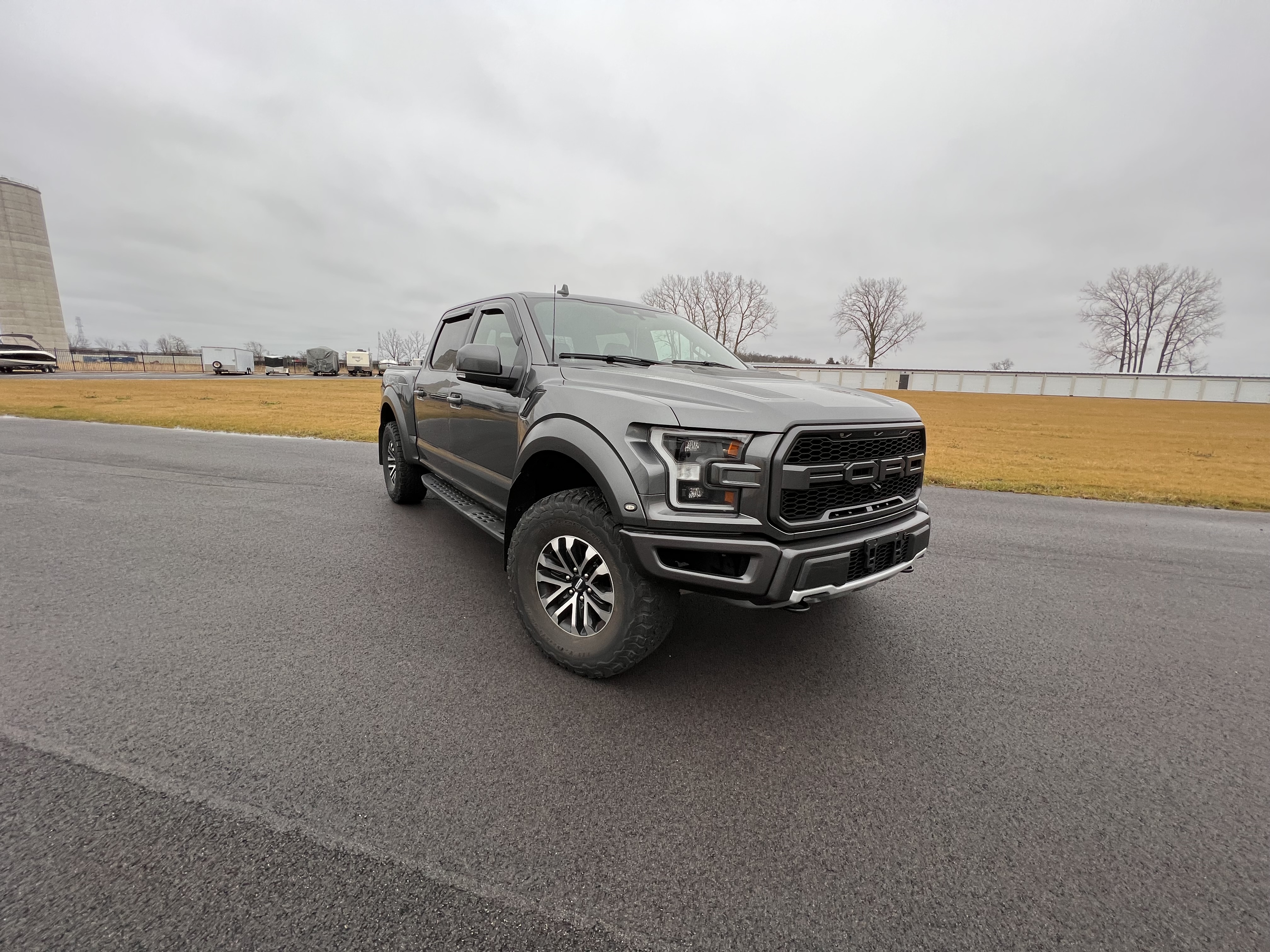 Ford Raptor 4