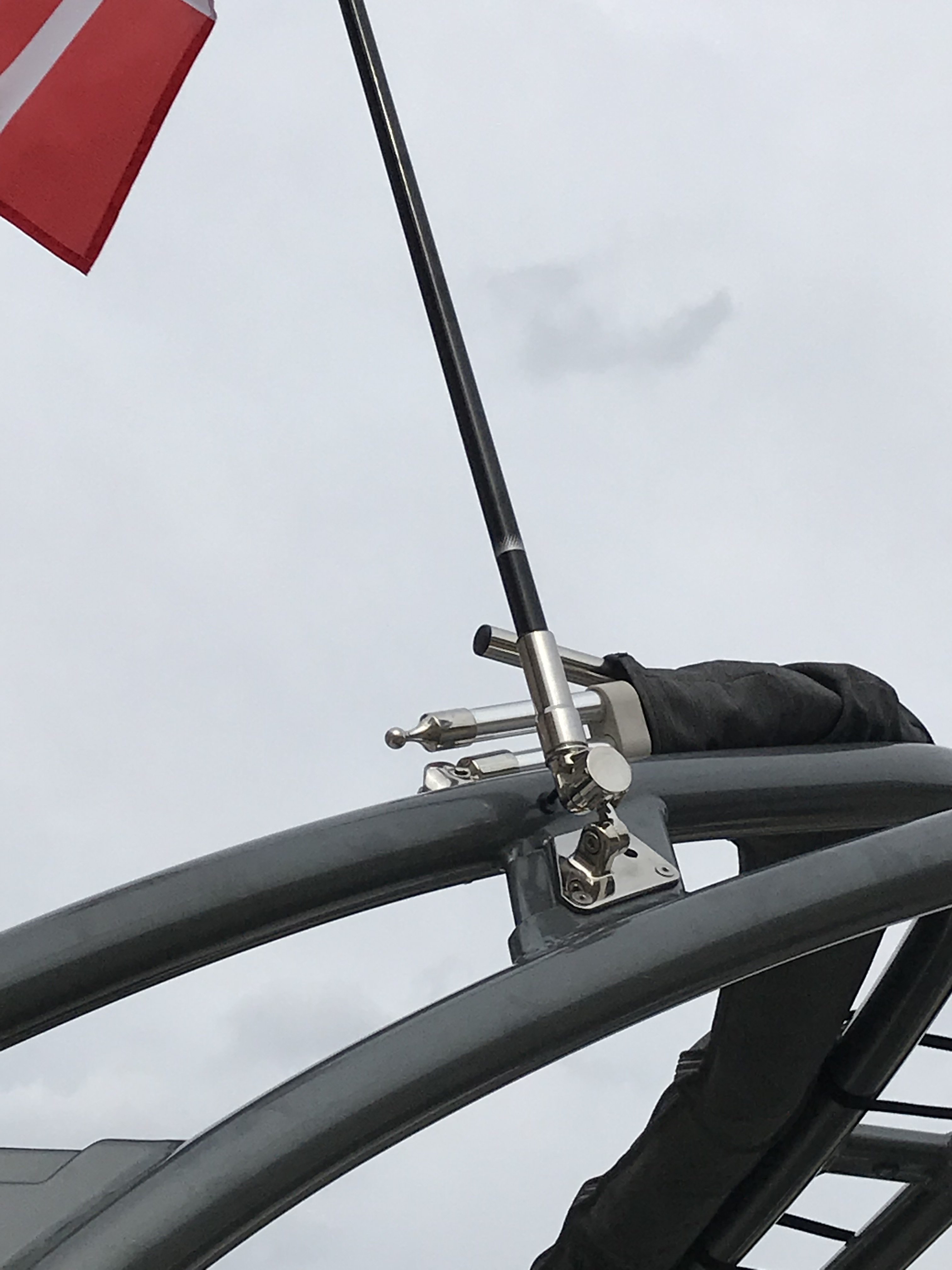 Removable VHF Antenna with mount
